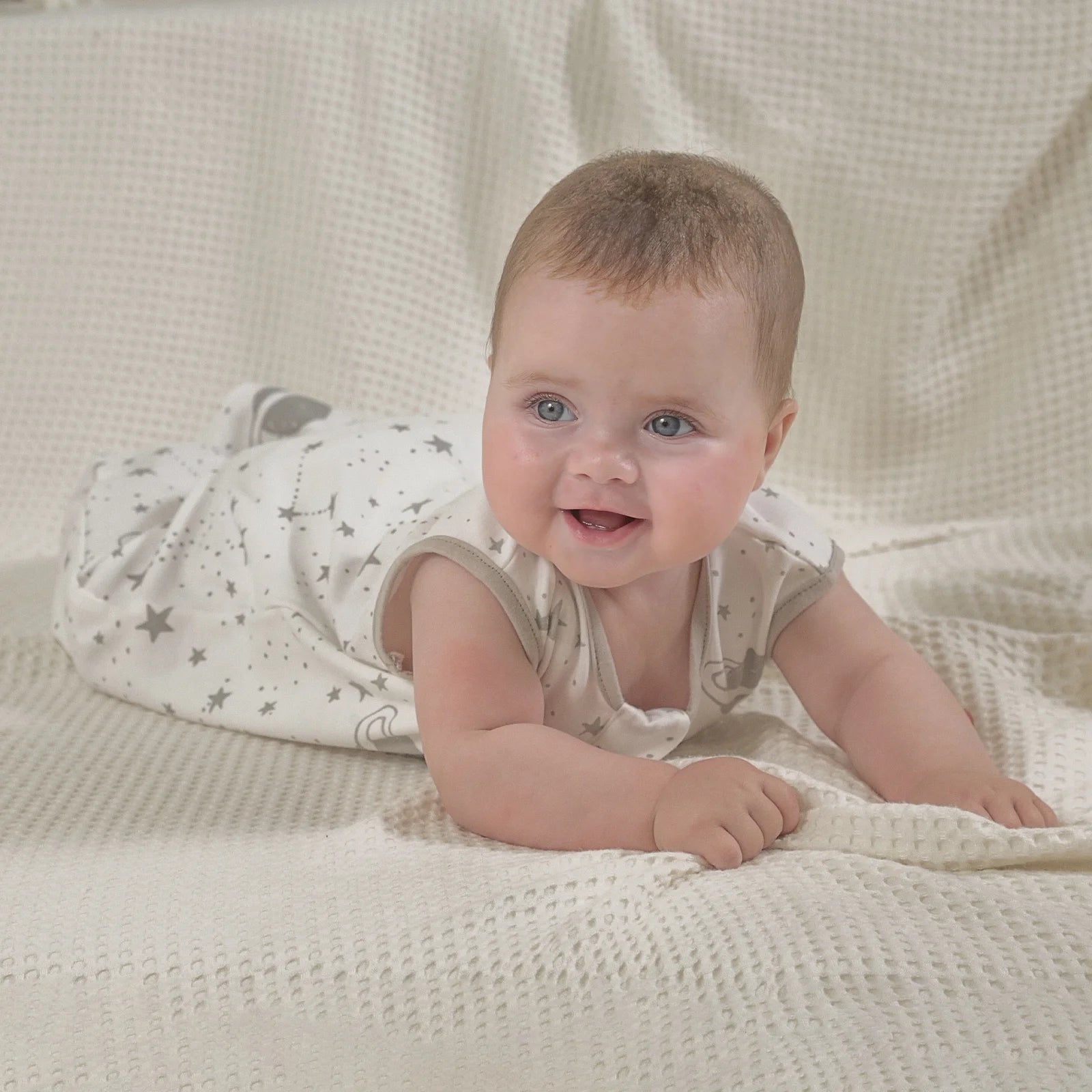 Gllquen Baby Sleep Sack Premium Organic Cotton Wearable Blanket (Grey Planet & Star, Small)